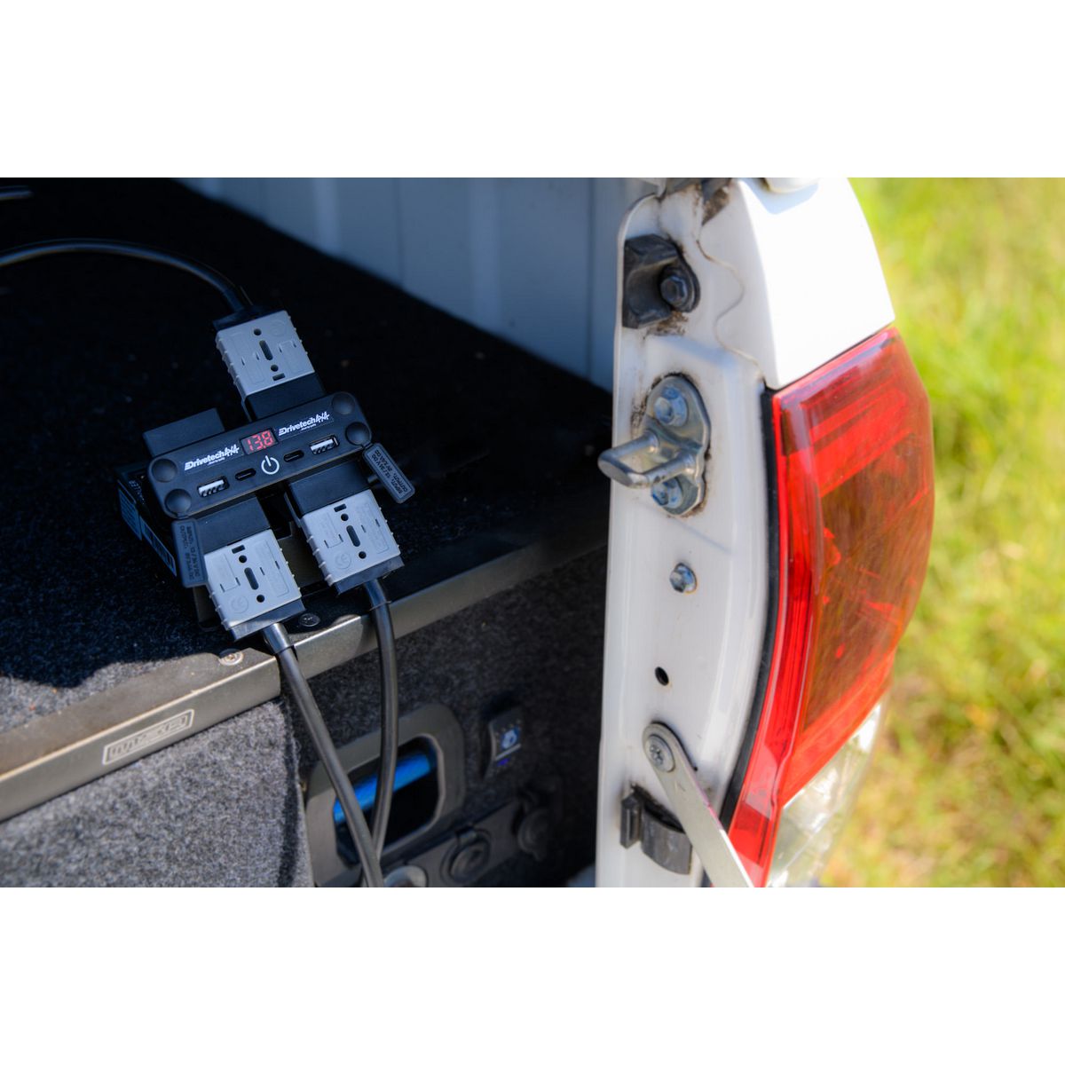 DriveTech DT-02010 quad connector installed in a 4WD cargo area