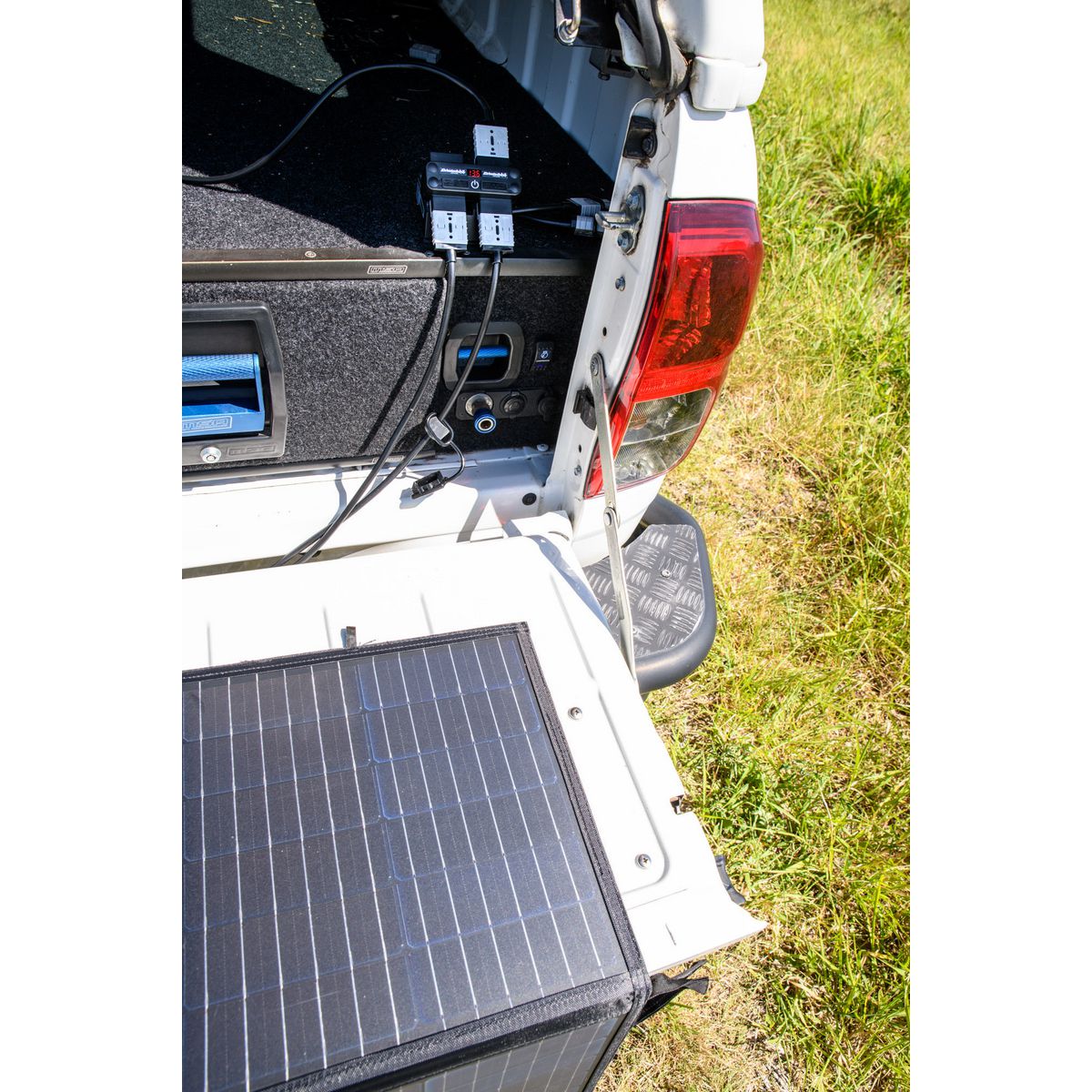 DriveTech DT-02010 quad connector connected to a portable solar setup